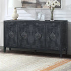 Mueble antiguo de cuatro puertas con chapa de pino y detalles tallados