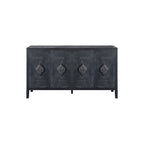 Mueble antiguo de cuatro puertas con chapa de pino y detalles tallados