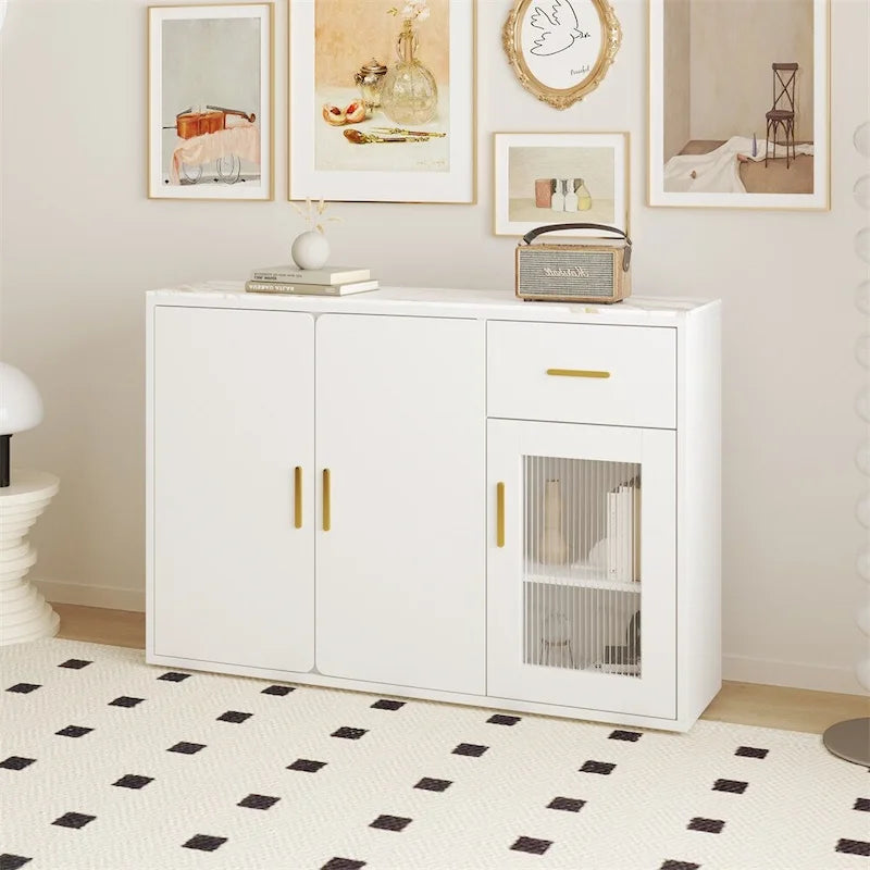 Aparador moderno de madera con puertas y cajones